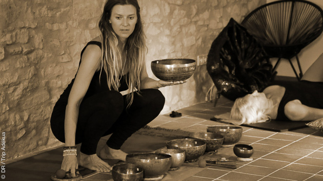 yoga et bains sonores en Inde