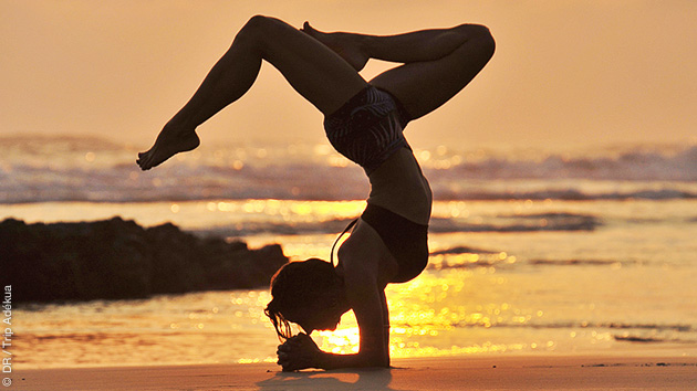yoga sur la plage au Costa Rica